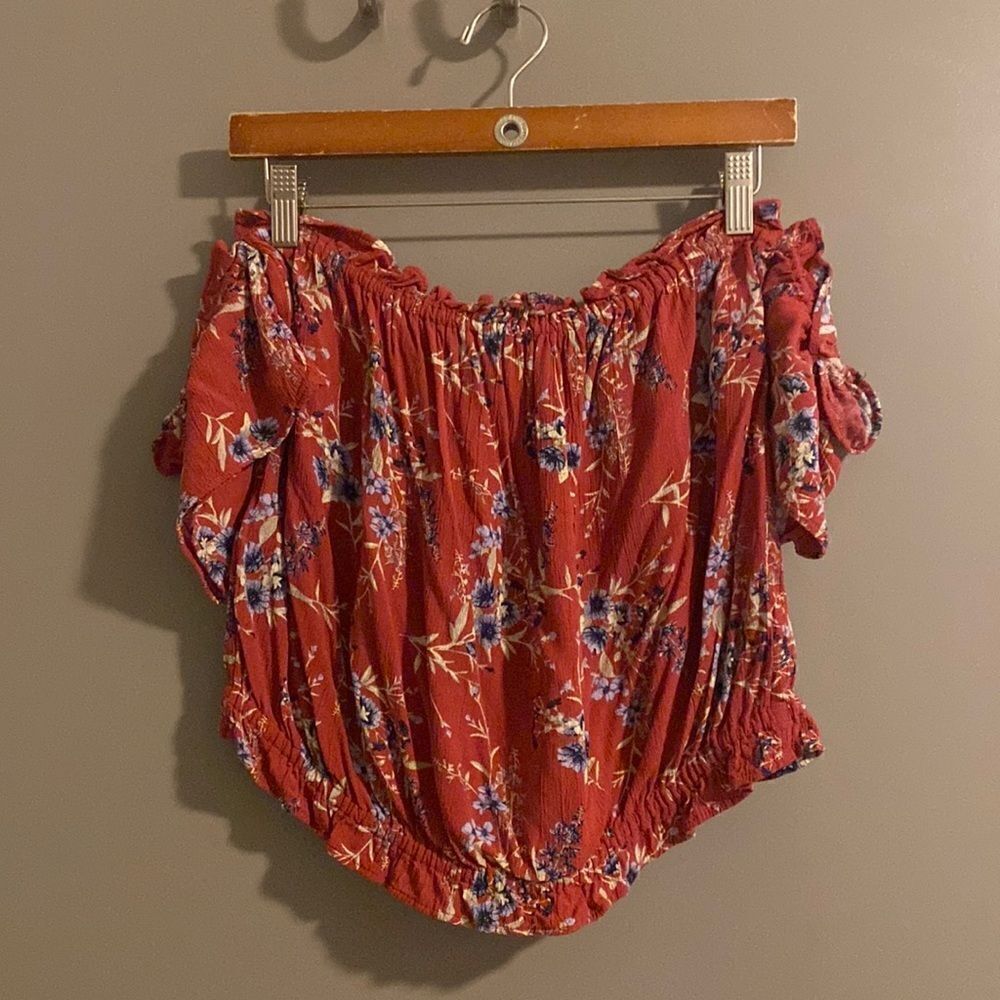 American Eagle Outfitters Red Floral Off The Shoulder Top Size Large NWOT